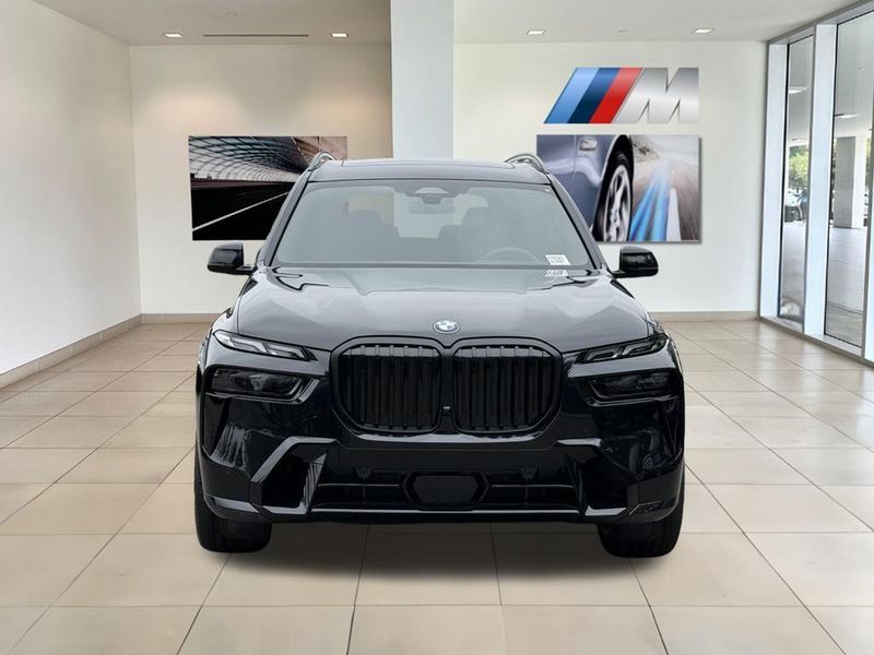 2026 BMW X7 xDrive40iImage 3