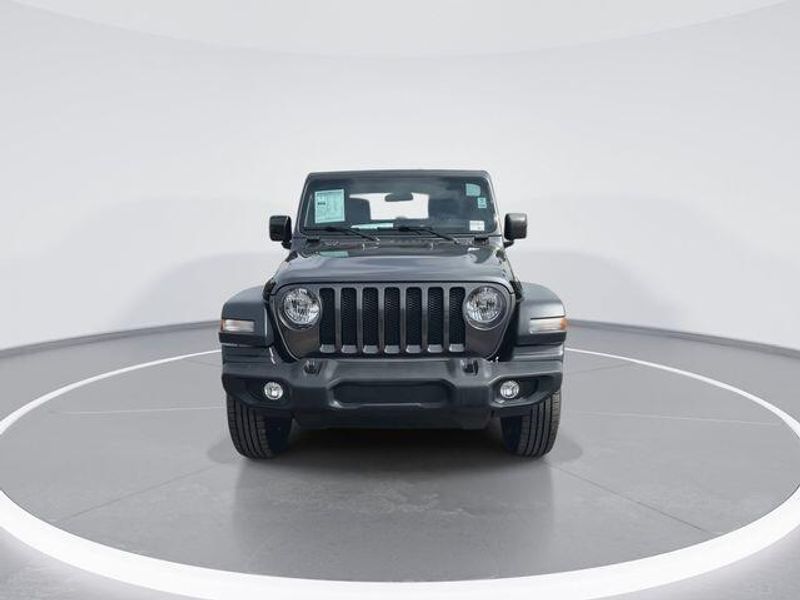 Used 2023 Jeep Wrangler SportImage 3