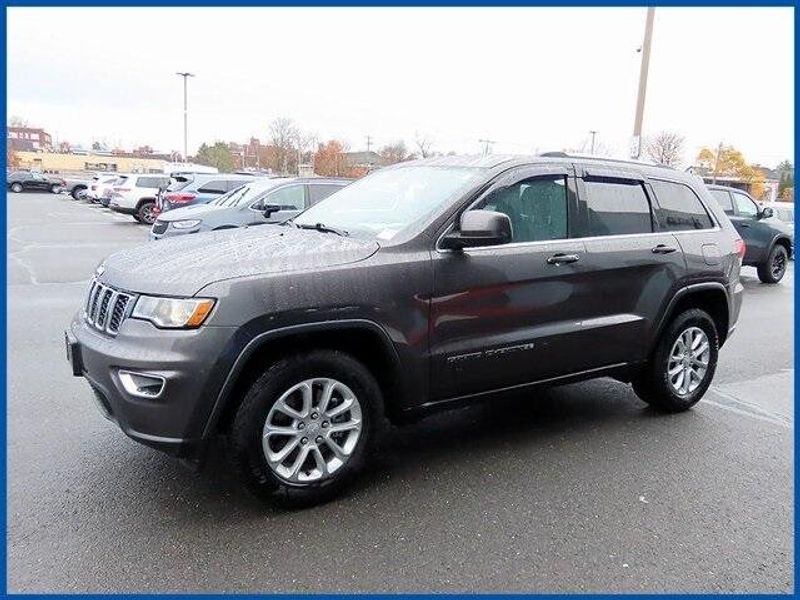 2021 Jeep Grand Cherokee Laredo EImage 1