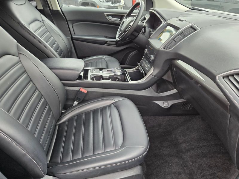 Used 2019 Ford Edge SEL FWD