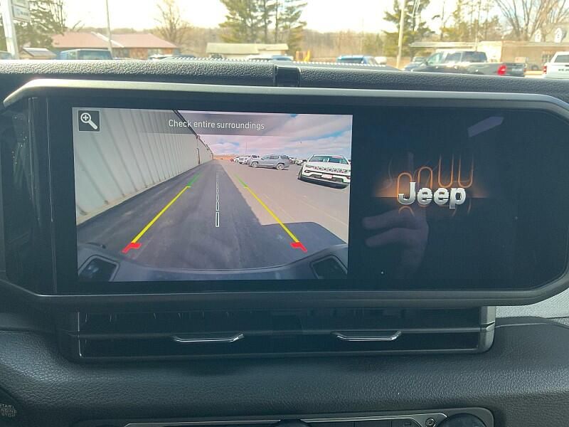 2025 Jeep Gladiator Sport photo 17