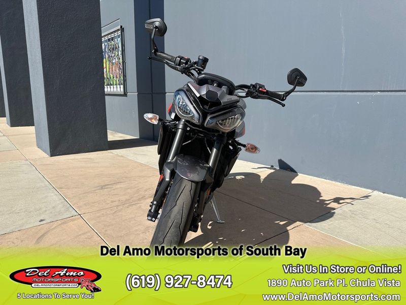 2024 Triumph STREET TRIPLE 765 RS  in a SILVER ICE exterior color. Del Amo Motorsports of South Bay (619) 547-1937 delamomotorsports.com 