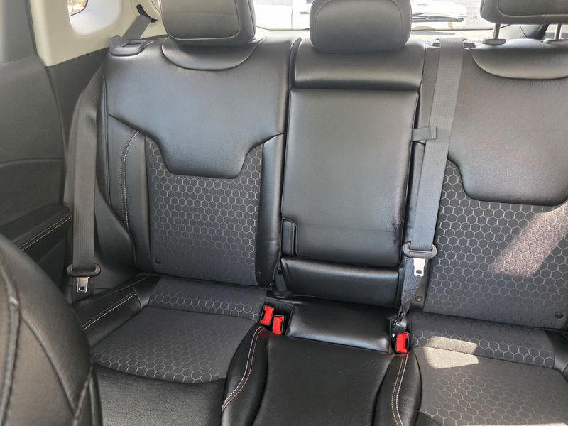 Used 2021 Jeep Compass LatitudeImage 11
