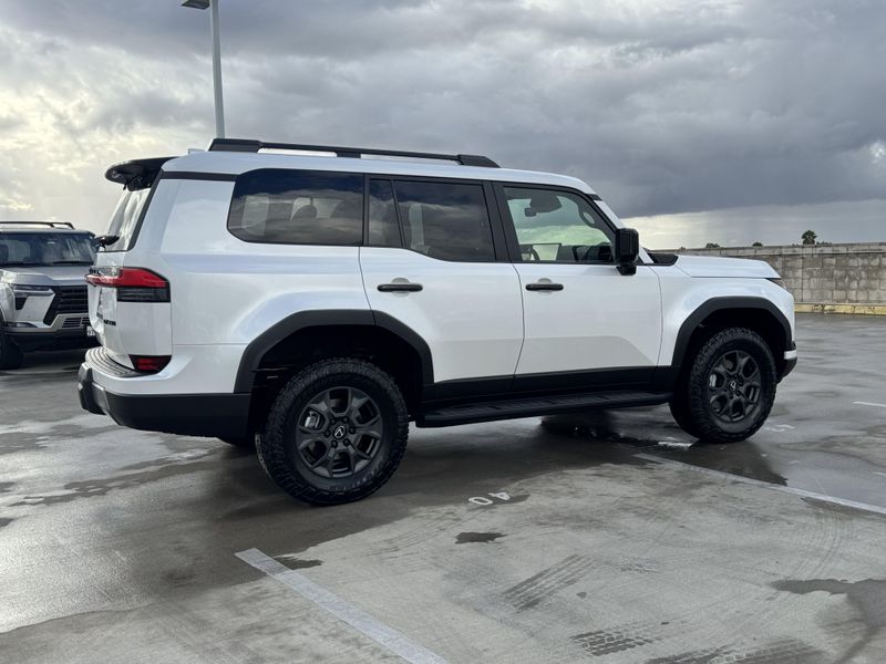 New 2026 Lexus GX 550 OvertrailImage 10