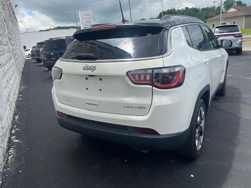 Used 2018 Jeep Compass Image 19
