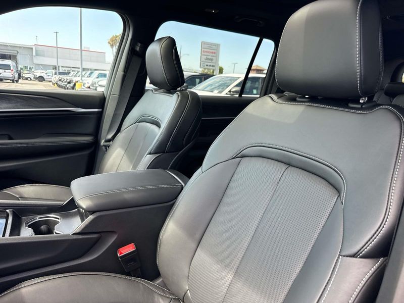 New 2026 Jeep Grand Cherokee L Limited Reserve 4x4