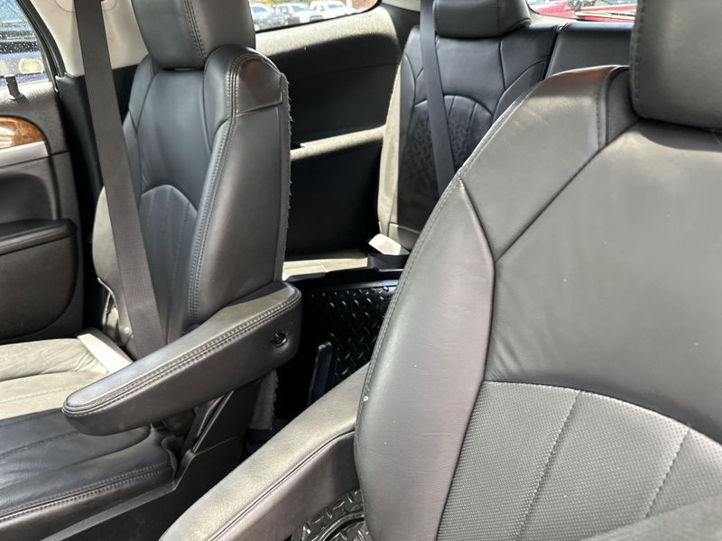 Used 2012 Buick Enclave LeatherImage 17