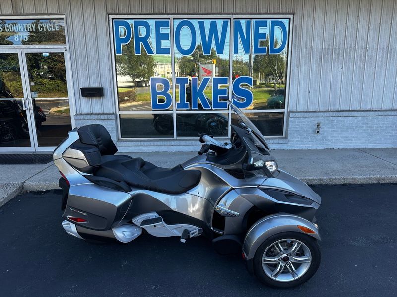 2012 Can-Am Spyder Roadster RTImage 1