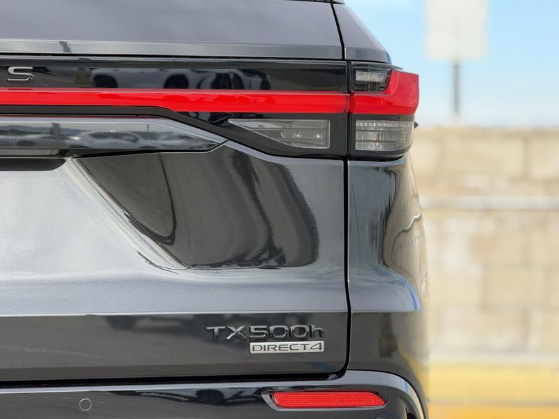 New 2026 Lexus TX 500h F SPORT Performance PremiumImage 12