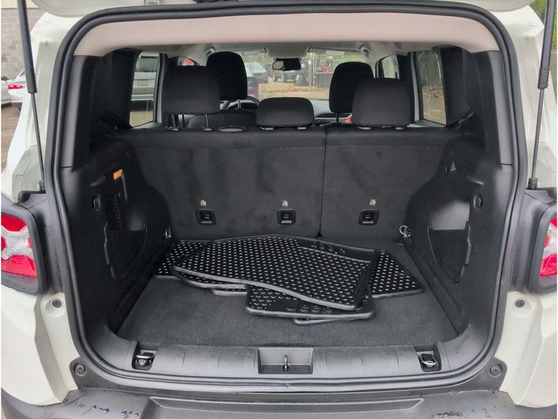 Used 2023 Jeep Renegade TrailhawkImage 34