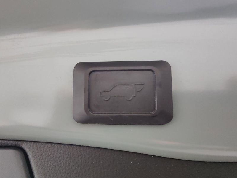 Used 2020 Toyota RAV4 XLE Premium AWD w/SunroofImage 14