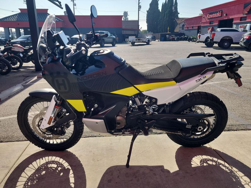 2023 HUSQVARNA NORDEN 901  in a BLACK exterior color. Del Amo Motorsports of Los Angeles (562) 262-9181 delamomotorsports.com 