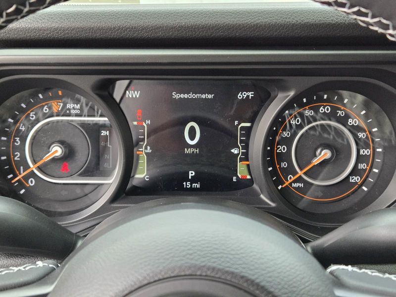 2025 Jeep Gladiator Willys photo 17