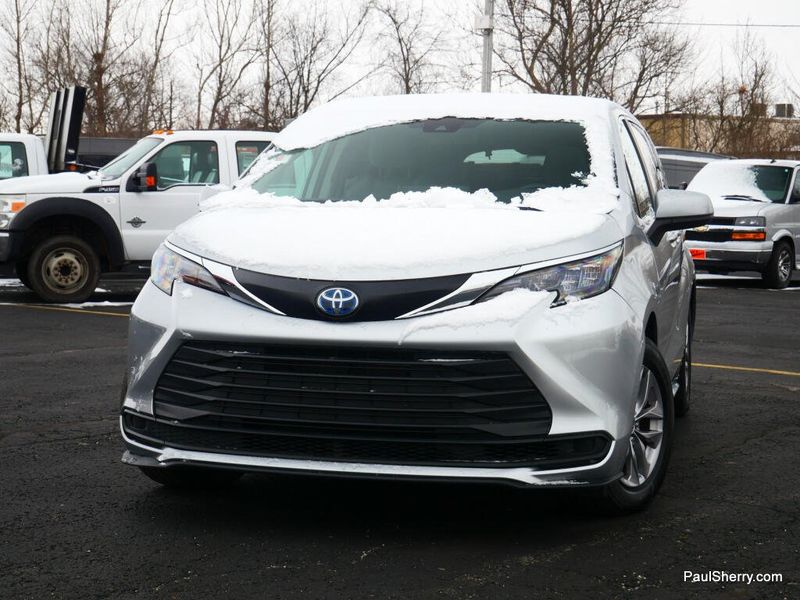 Used 2024 Toyota Sienna LE