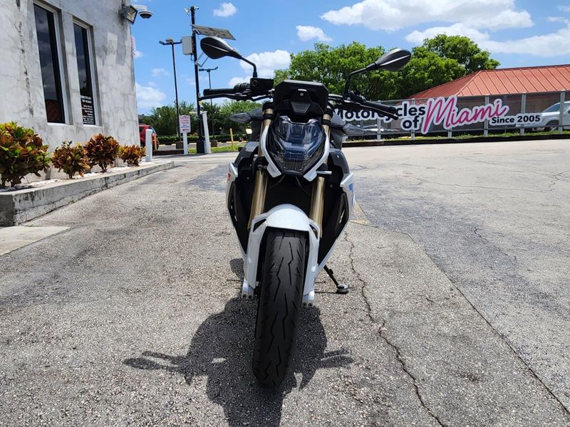 Used 2023 BMW S 1000 R Image 2