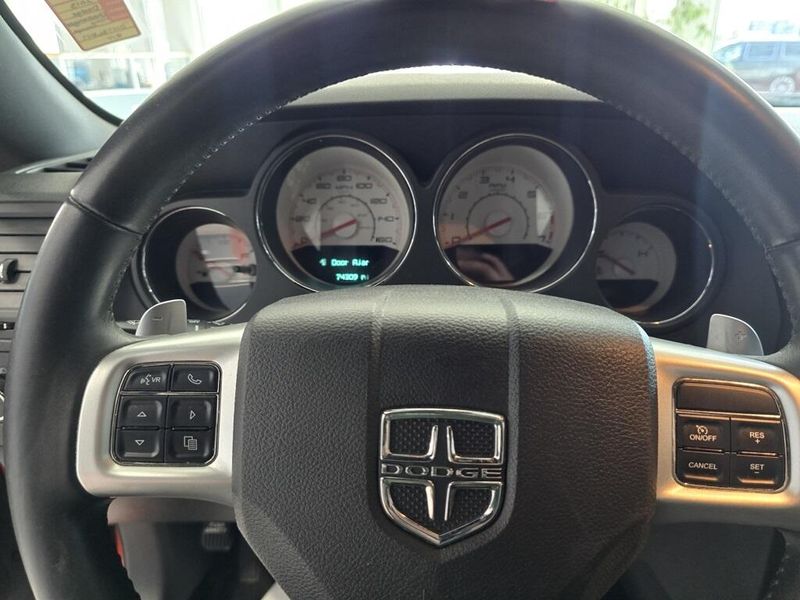 2013 Dodge Challenger R/T photo 11