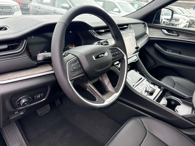 New 2026 Jeep Grand Cherokee Limited 4x4