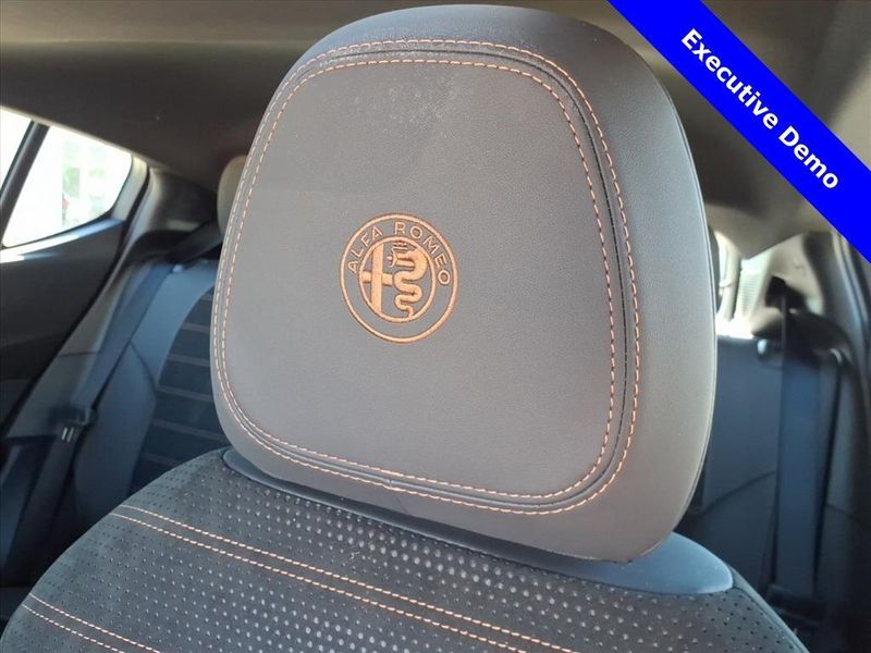 New 2025 Alfa Romeo Tonale IntensaImage 15