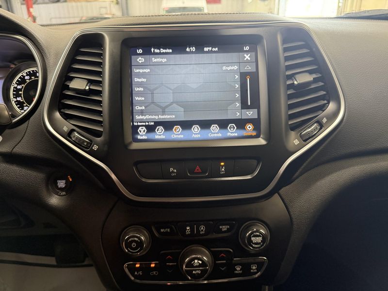 Used 2021 Jeep Cherokee 80th AnniversaryImage 38