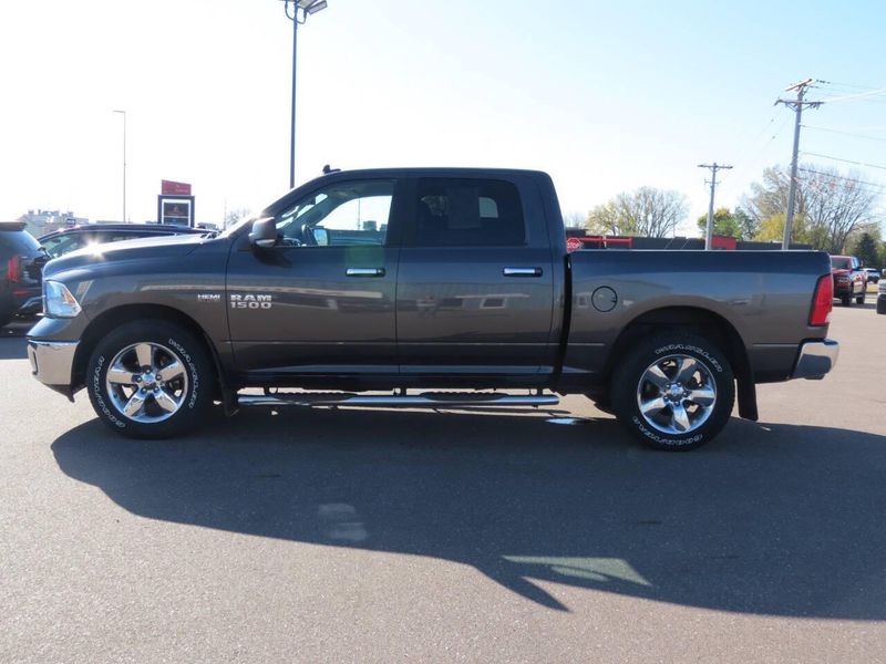 Used 2017 RAM 1500 SLT 4x4 4dr Crew Cab 5.5 ft. SB PickupImage 6