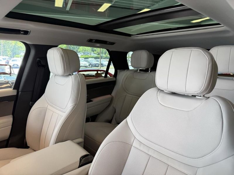 2023 Land Rover Range Rover Sport SE