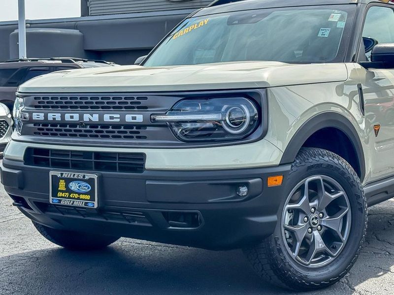 2024 Ford Bronco Sport Badlands photo 2
