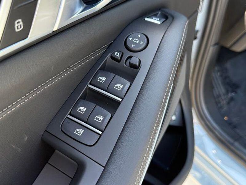 New 2026 BMW X5 xDrive50eImage 16