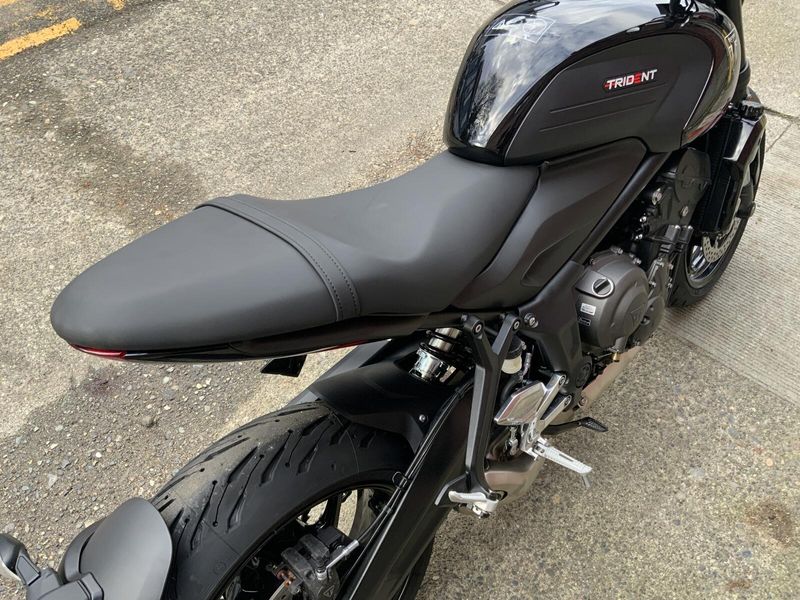 2025 Triumph TRIDENT 660