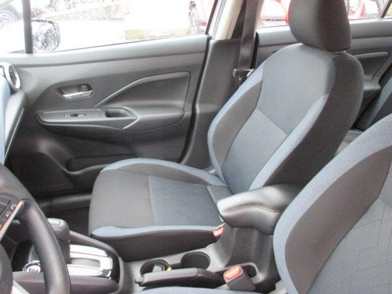 Used 2023 Nissan Versa SVImage 20