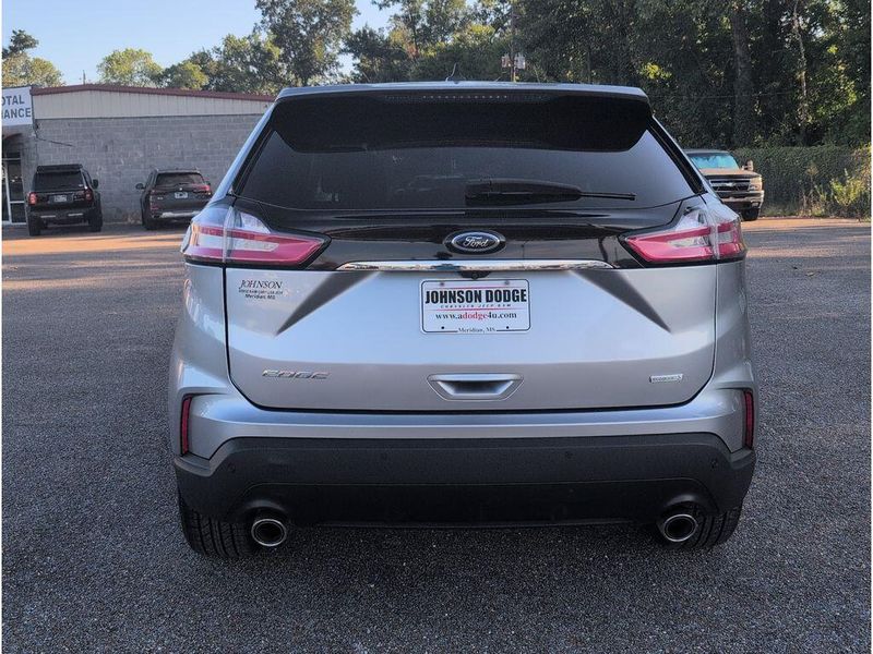 Used 2020 Ford Edge SEImage 4