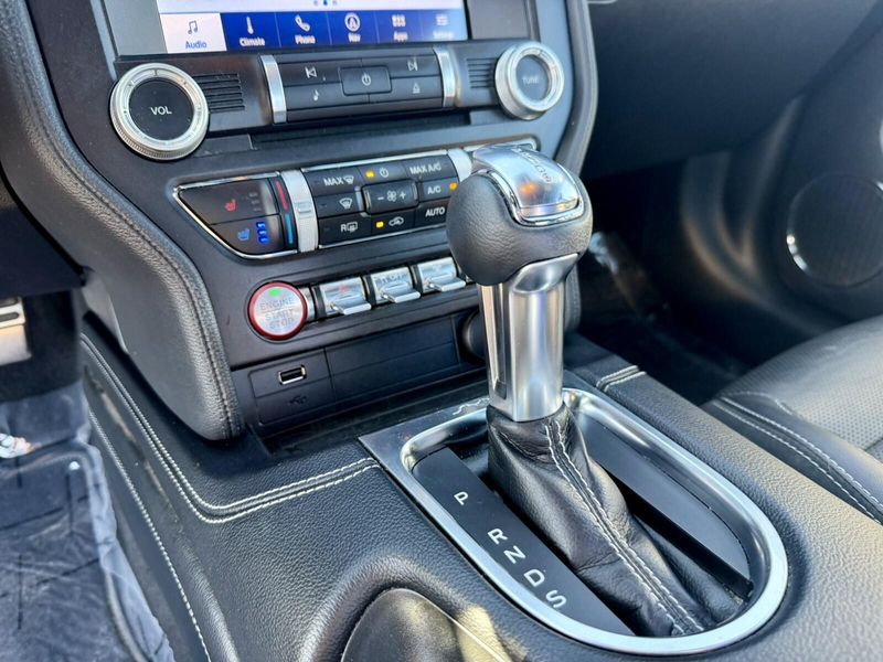 2022 Ford Mustang GT Premium photo 11