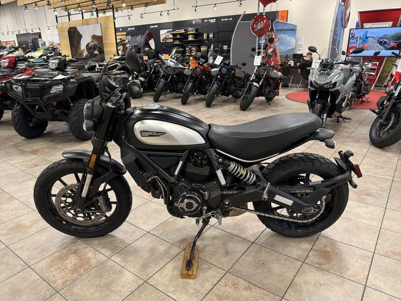 Used 2022 Ducati SCRAMBLER ICON DARK Image 14