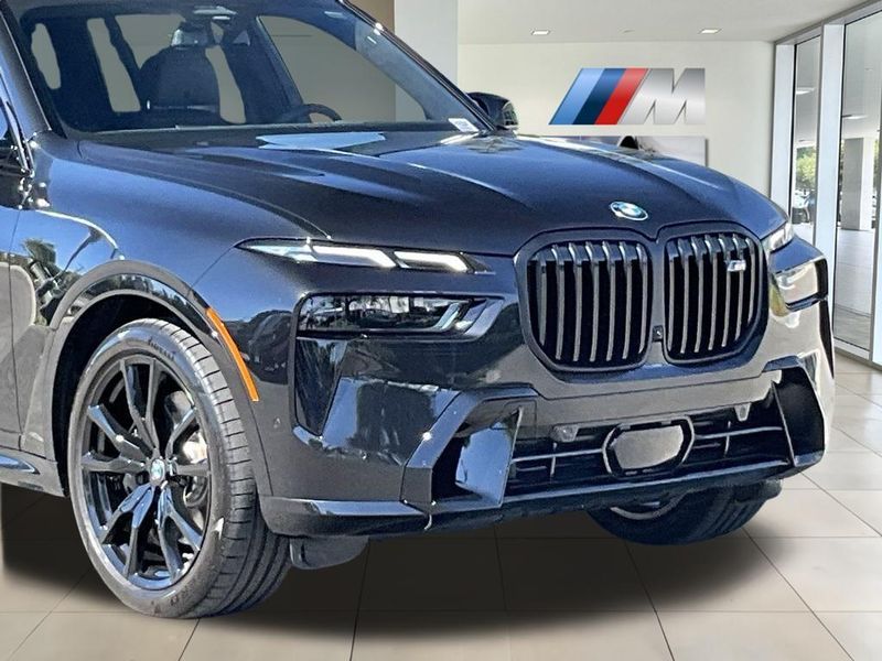 2024 BMW X7 M60iImage 8