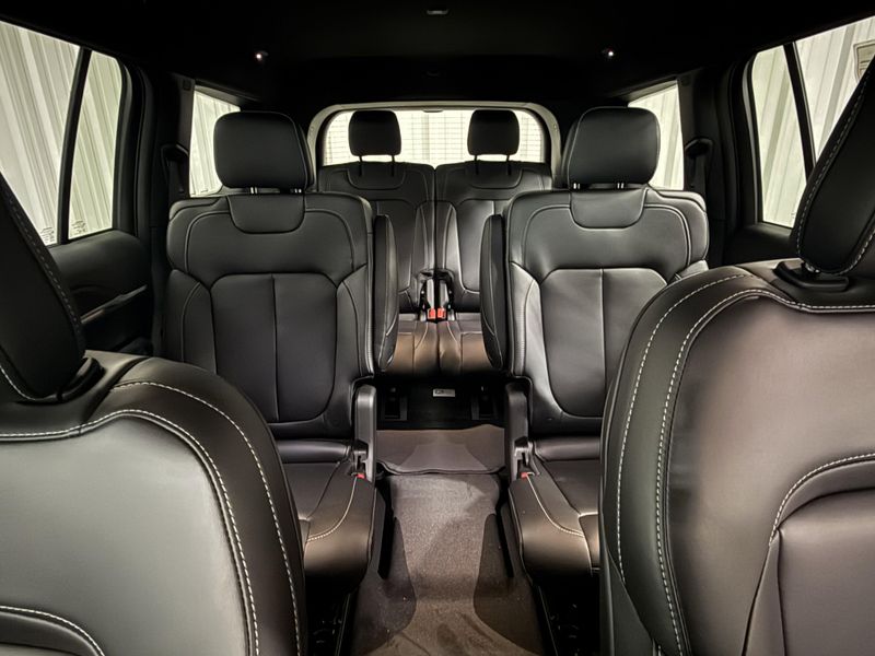 New 2026 Jeep Grand Cherokee L Limited 4x4Image 28