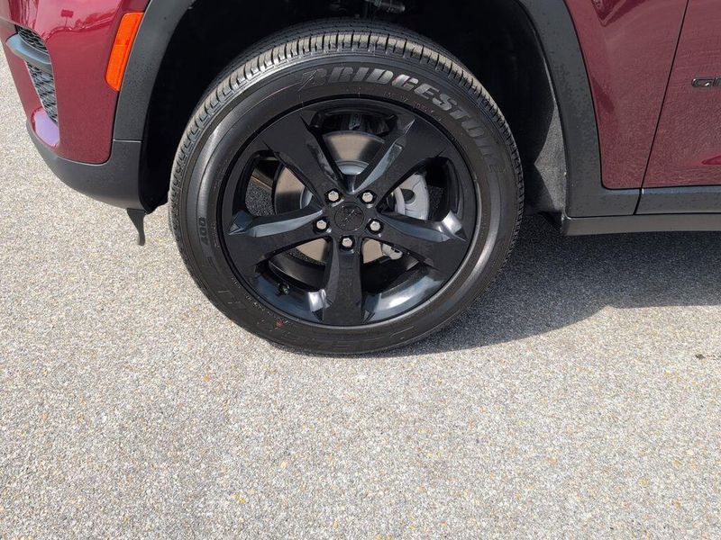 2025 Jeep Grand Cherokee Altitude X 4x2Image 9