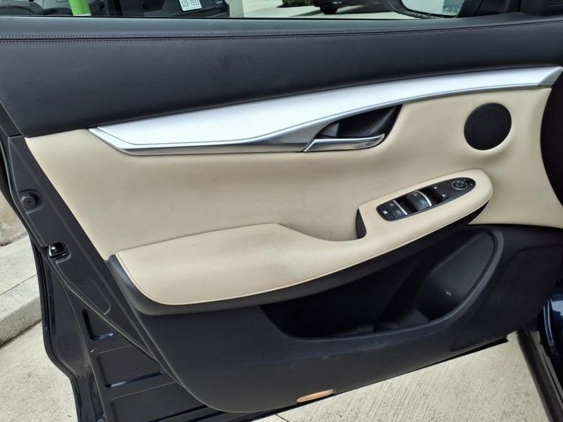 Used 2019 INFINITI QX50 LuxeImage 15