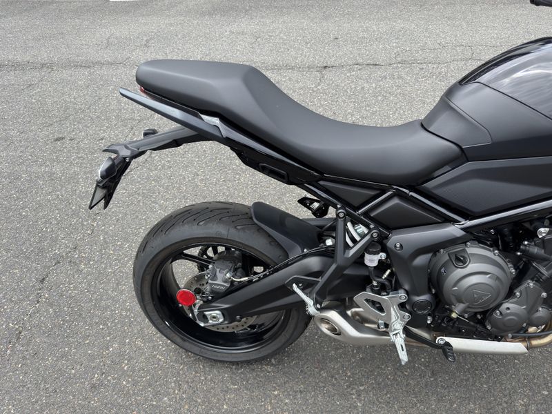2024 Triumph Tiger Sport 660 - JET BLACK - GRAPHITE 
