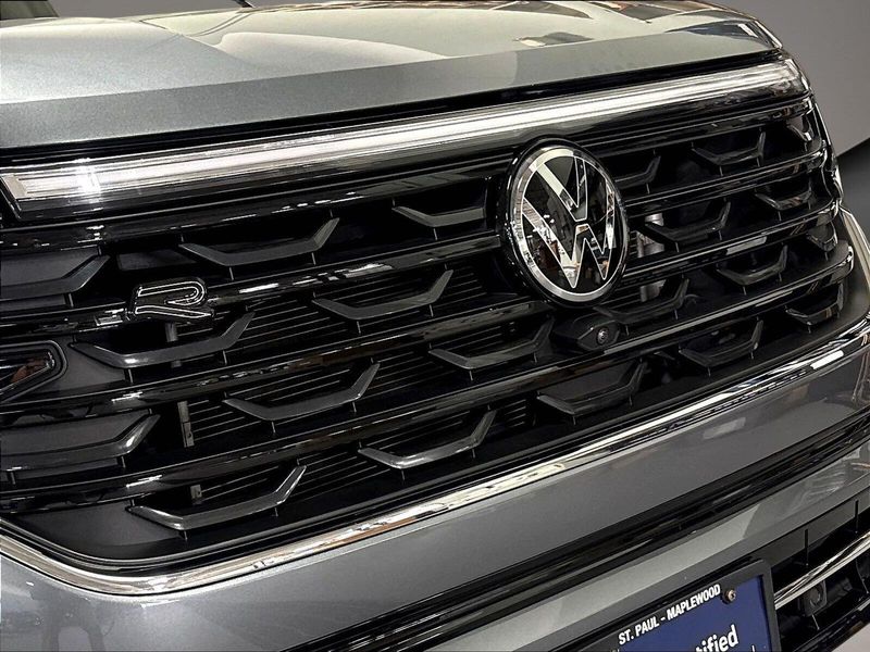 Used 2024 Volkswagen Atlas SEL Premium AWD R-Line w/Sunroof/NavImage 34