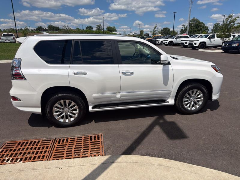 Used 2018 Lexus GX 460 PremiumImage 11