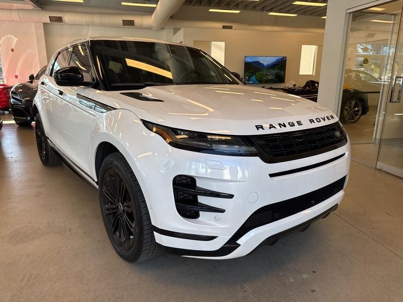 2024 Land Rover Range Rover Evoque DynamicImage 2