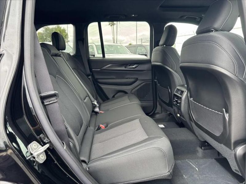 New 2026 Jeep Grand Cherokee Laredo X 4x2