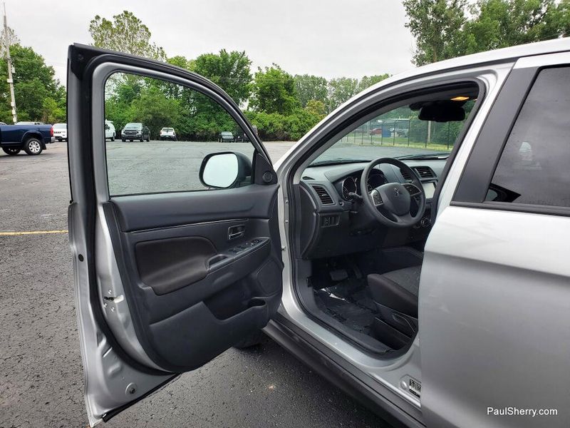 Used 2025 Mitsubishi Outlander Sport SE