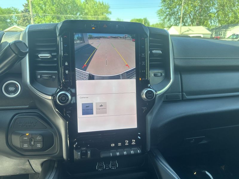2025 RAM 2500 LaramieImage 26