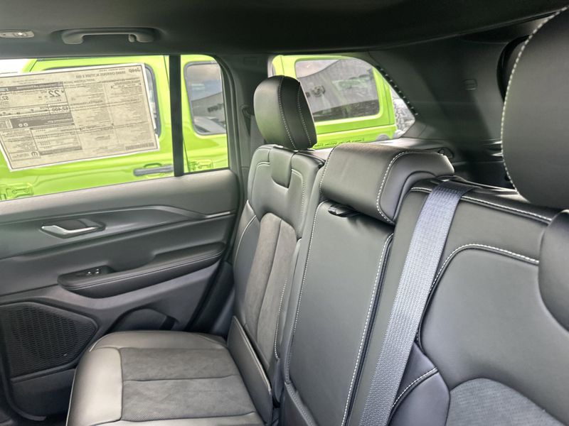 2025 Jeep Grand Cherokee Altitude X 4x4Image 17