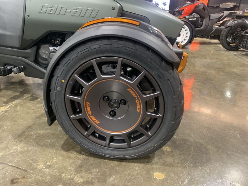 New 2025 Can-Am CANYON REDROCK Image 16