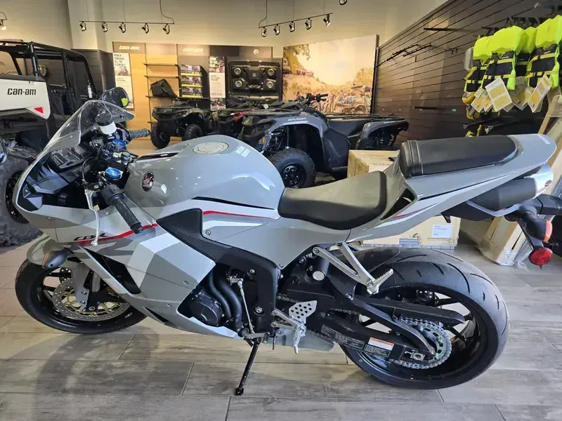 NEW 2026 HONDA CBR600RR Image 4