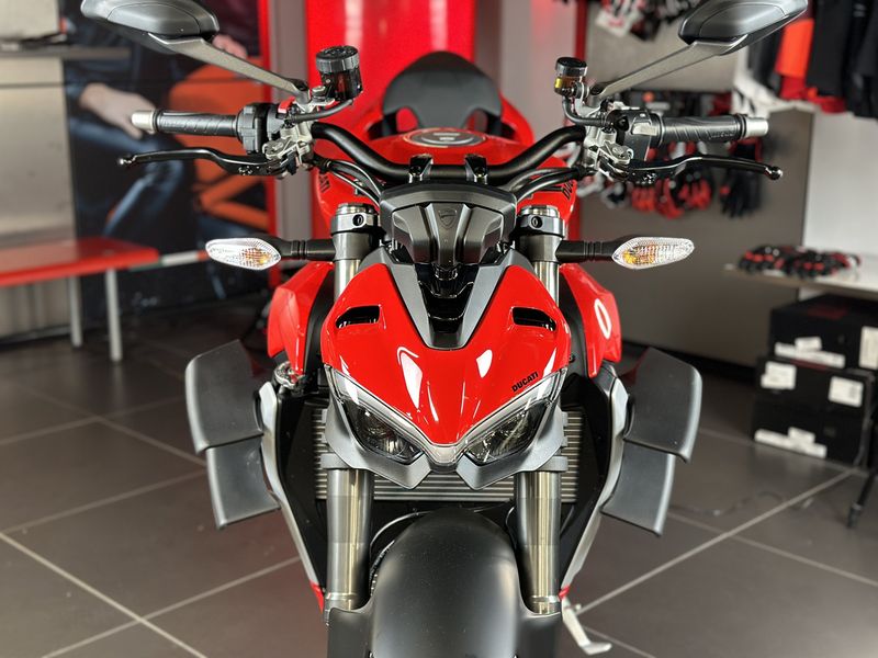 2024 Ducati STREETFIGHTER V2Image 4