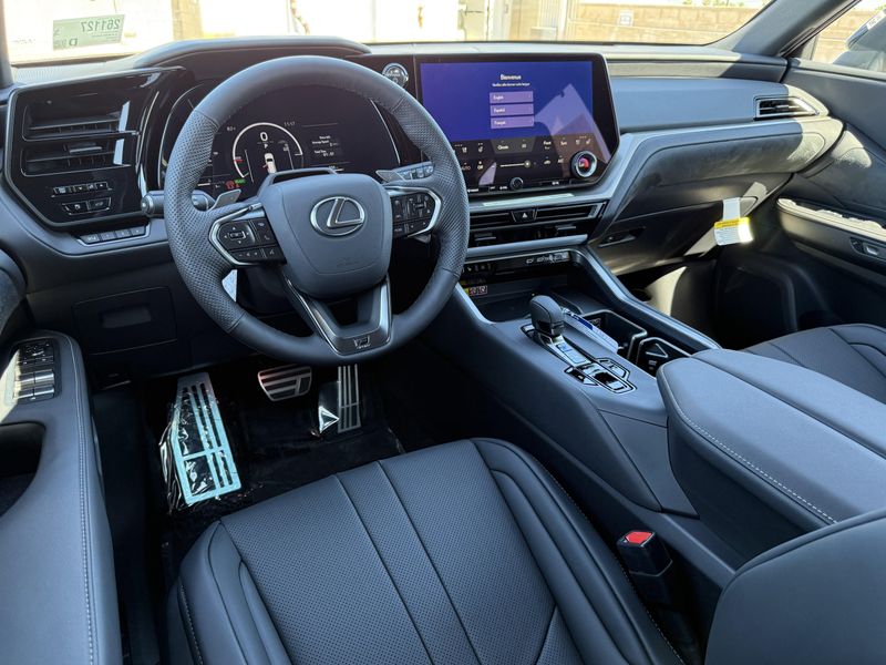 New 2026 Lexus TX 500h F SPORT Performance PremiumImage 25