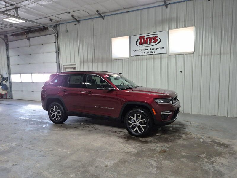 2025 Jeep Grand Cherokee Limited 4x4Image 3