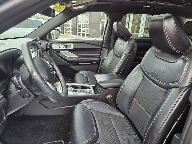 Used 2020 Ford Explorer STImage 16
